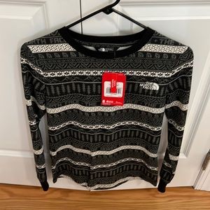 COPY - North face long sleeve